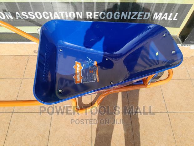 Wheel Barrow Wadfow · Photo 2