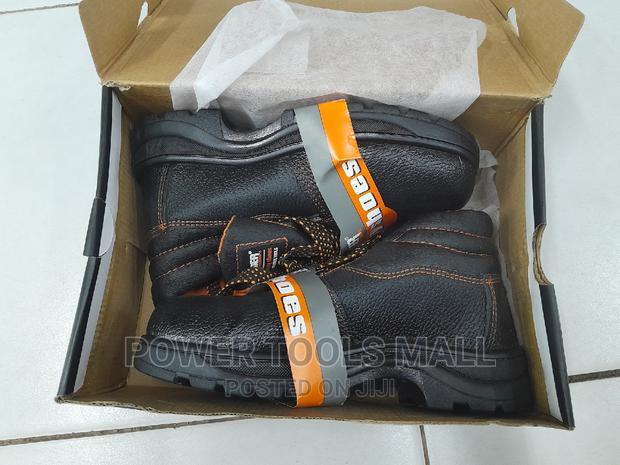 Safety Boots · Photo 3