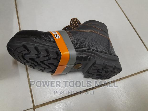 Safety Boots · Photo 4