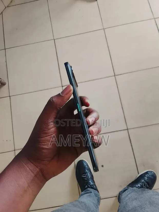 Tecno Spark Slim 256 GB Black · Photo 1