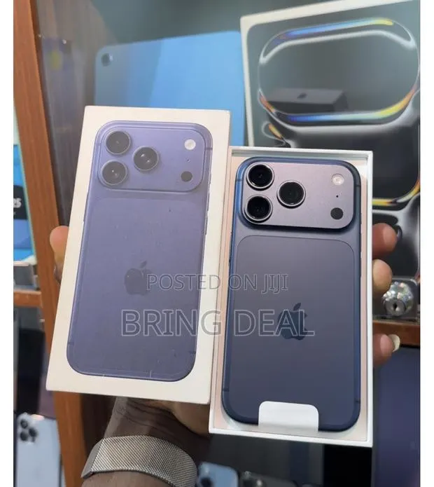Apple iPhone 17 Pro Max 256 GB Blue · Photo 1