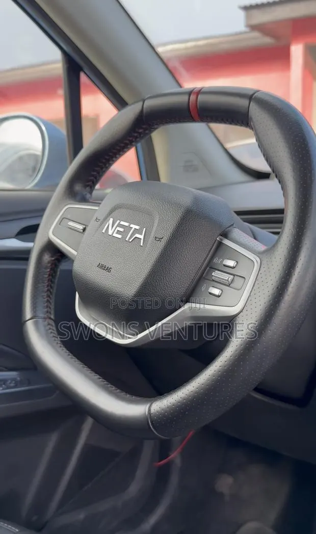 Hozon Neta V 2022 Blue · Photo 1