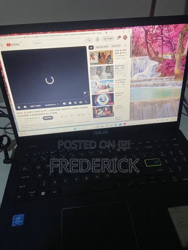 Laptop Asus E502S 4GB Intel Celeron SSD 60GB · Photo 1
