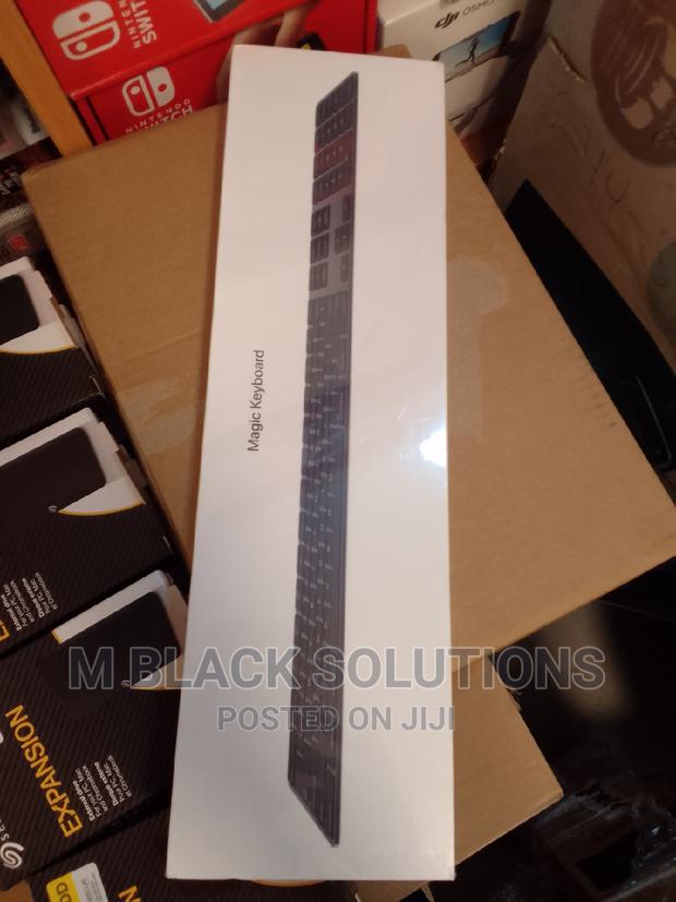 Apple Magic Wireless Keyboard With Numeric Keypad (Black ) · Photo 1