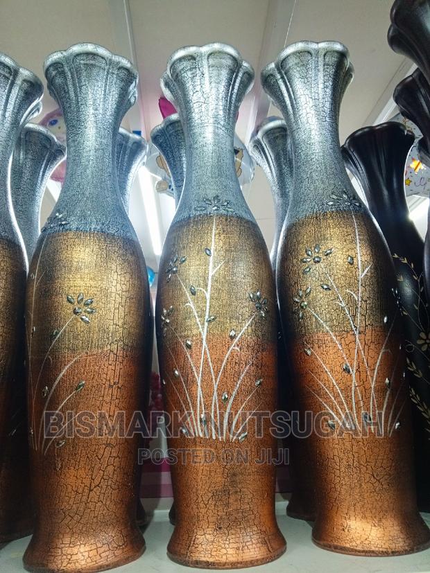 Flower Pot for Sale · Photo 5