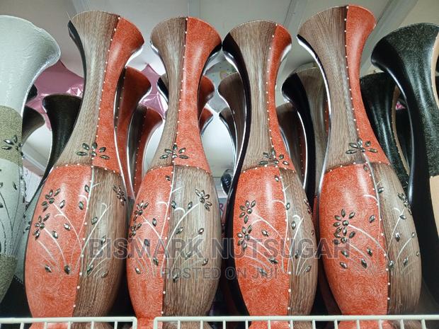 Flower Pot for Sale · Photo 2
