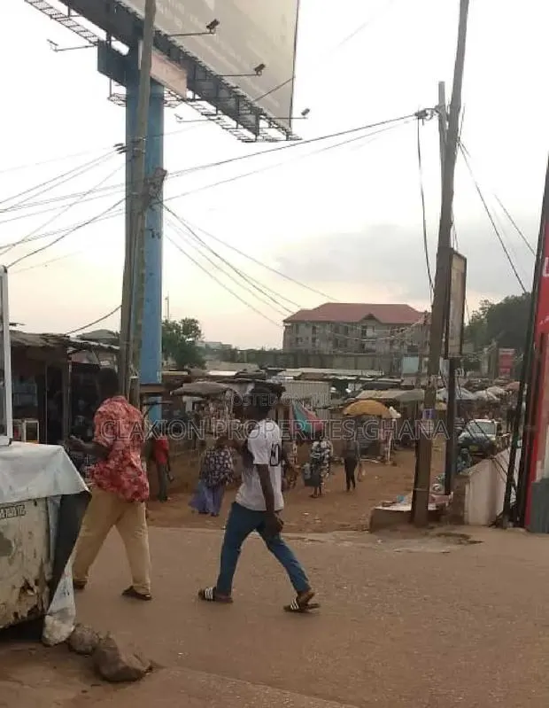 1 and Half Acres of Land for Sale at Madina Zongo Junction · Photo 1