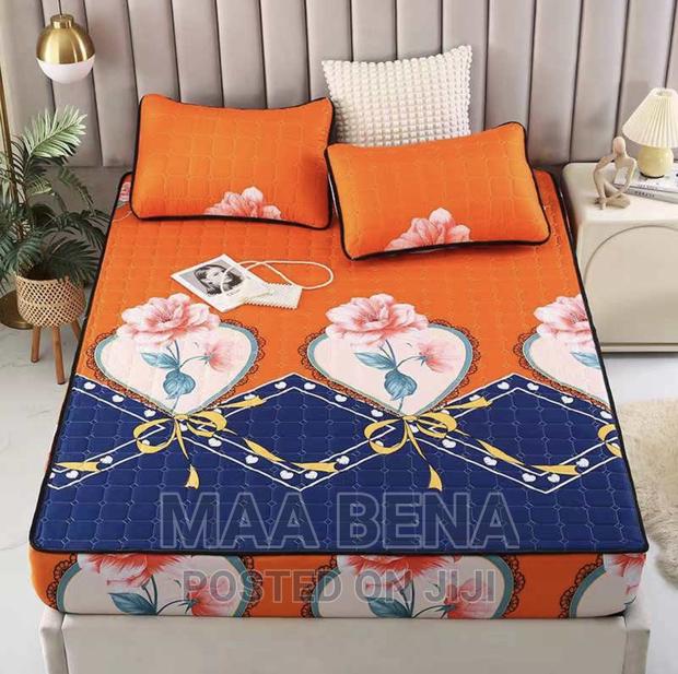 Waterproof Bedcover With Pillowcases · Photo 3