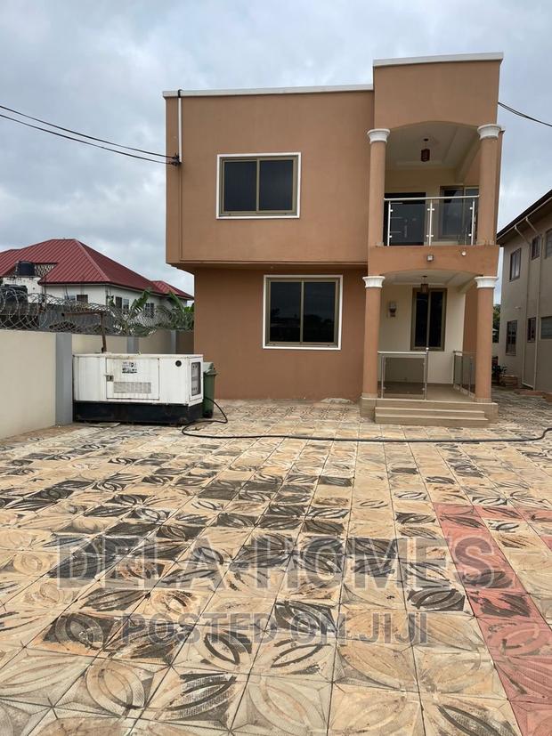 Three Bedroom Self Compound for Rent at Pantang. · Photo 1