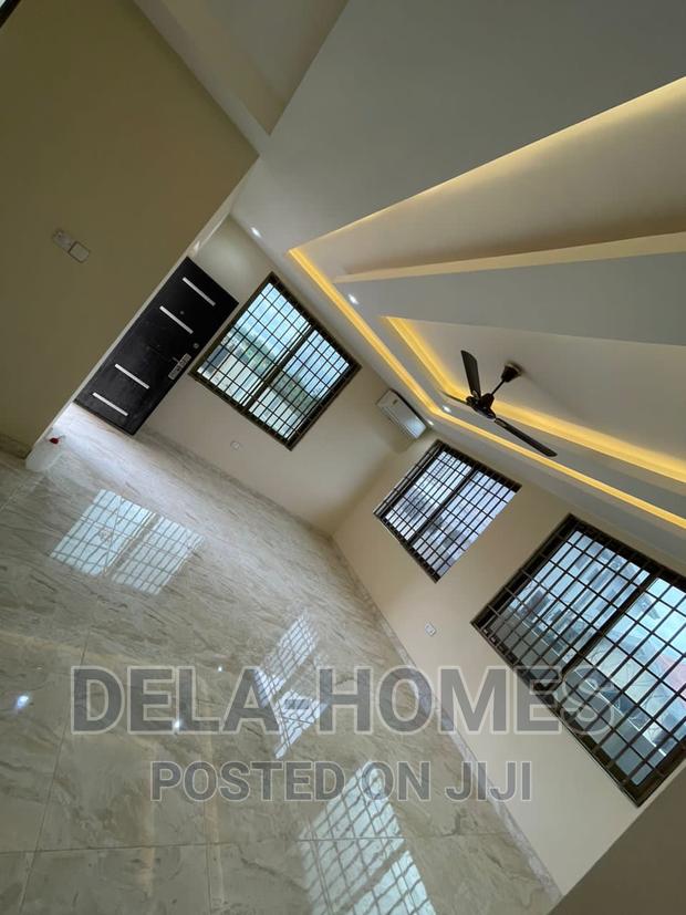 Three Bedroom Self Compound for Rent at Pantang. · Photo 5