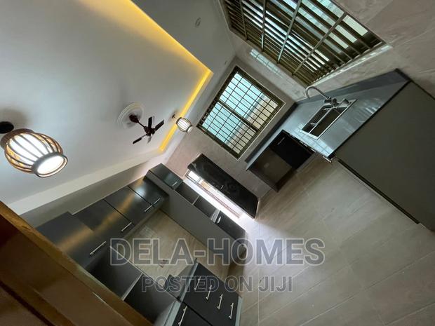 Three Bedroom Self Compound for Rent at Pantang. · Photo 8