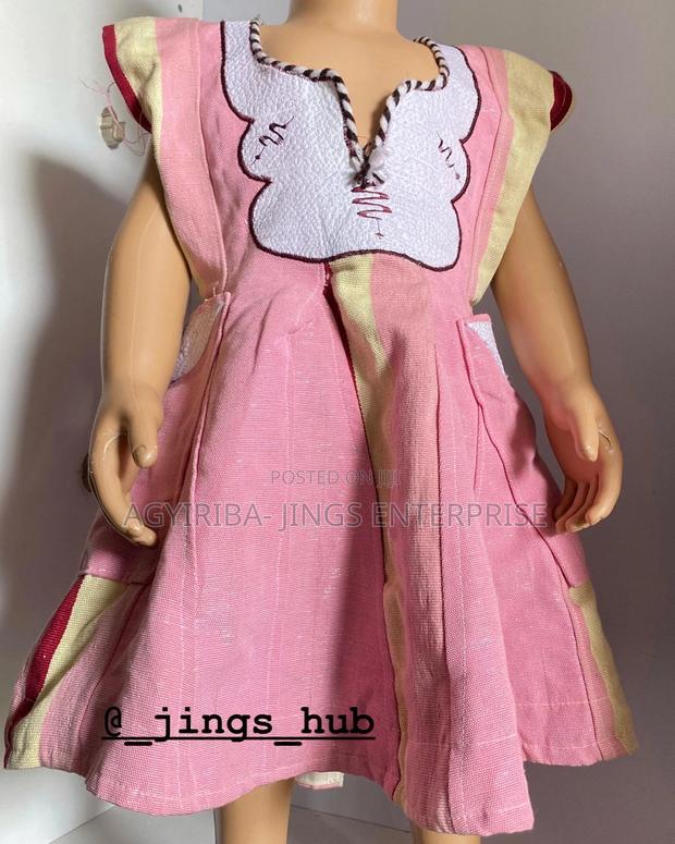 Kids Smock Dress · Photo 2