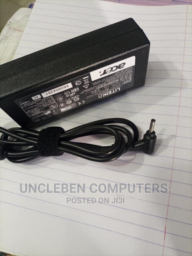 Acer Small Pin Charger 19V 2.37A · Photo 2