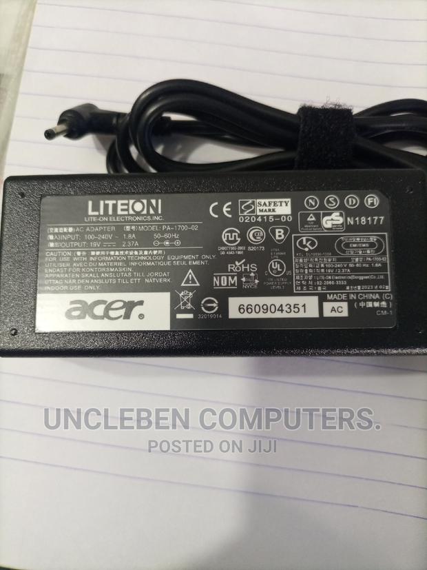 Acer Small Pin Charger 19V 2.37A · Photo 1