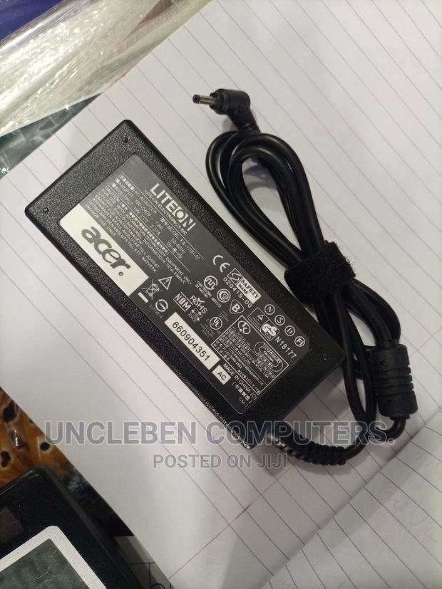Acer Small Pin Charger 19V 2.37A · Photo 3