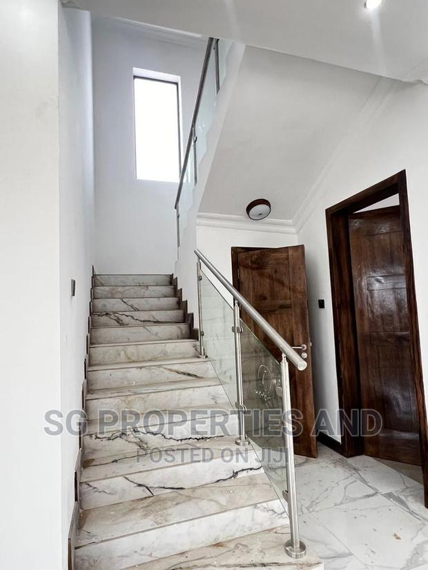 4bdrm Mansion in Ecobank, Spintex for sale · Photo 8