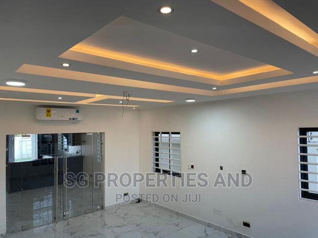 4bdrm Mansion in Community 18, Spintex for sale · Photo 5