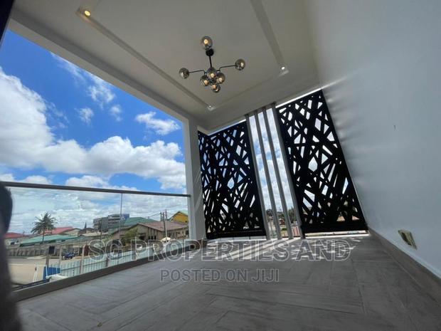 4bdrm Mansion in Community 18, Spintex for sale · Photo 2