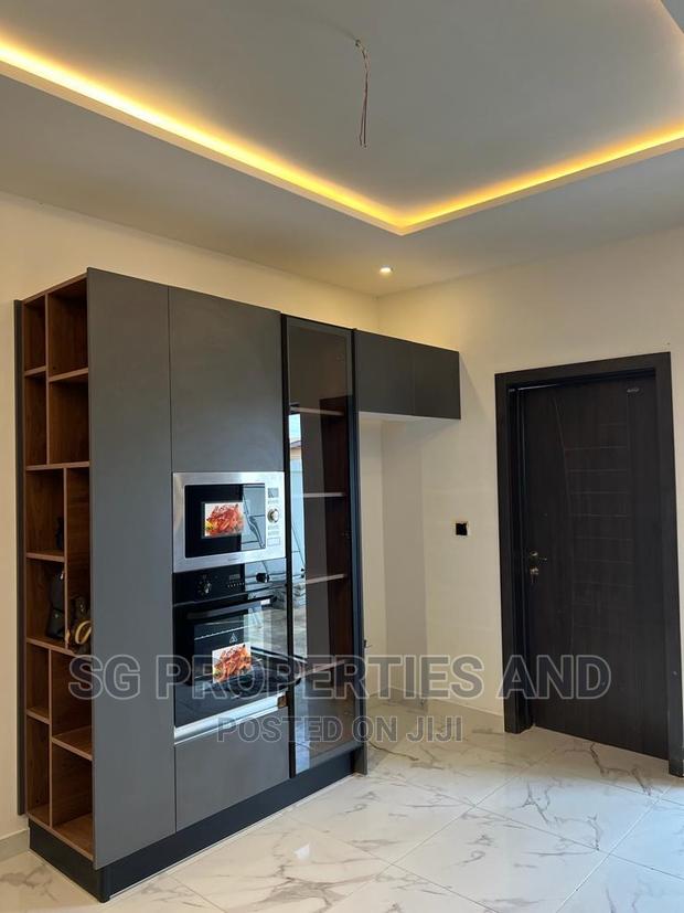 4bdrm Mansion in Community 18, Spintex for sale · Photo 3