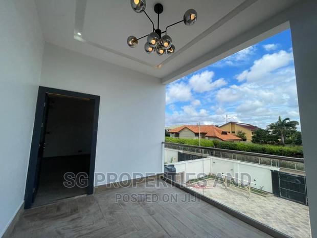 4bdrm Mansion in Community 18, Spintex for sale · Photo 4