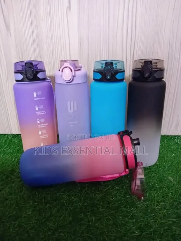 Plastic Water Bottle for Children · Photo 2
