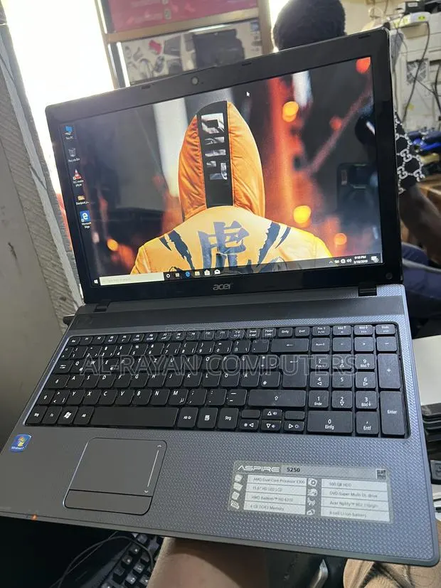 Laptop Acer Aspire 5250 6GB AMD HDD 320GB · Photo 1