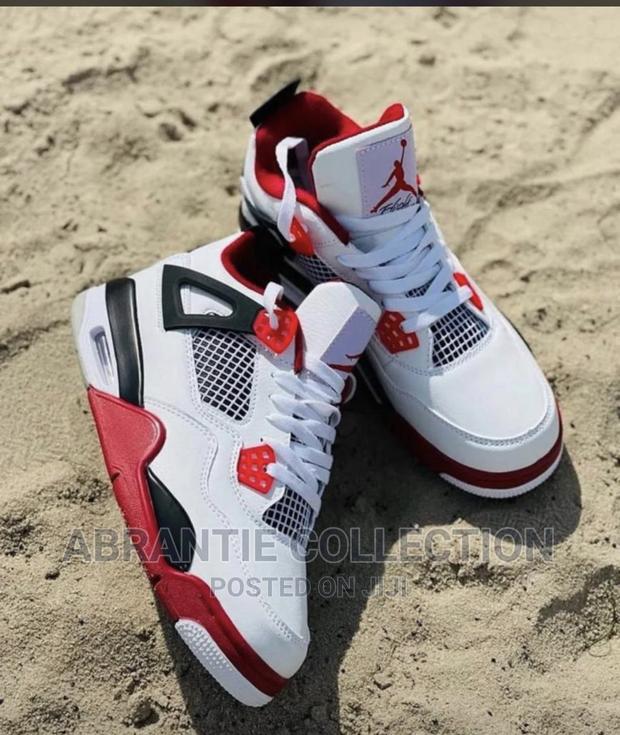 Air Jordan Retro 4 Fire Red/White · Photo 2