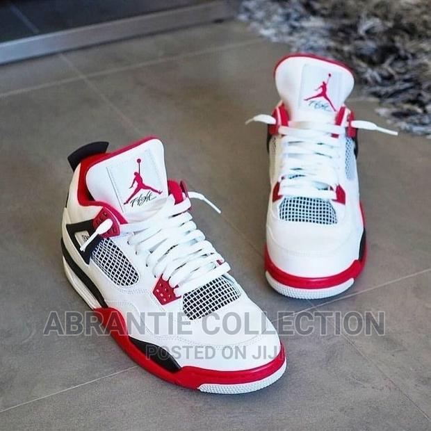 Air Jordan Retro 4 Fire Red/White · Photo 3