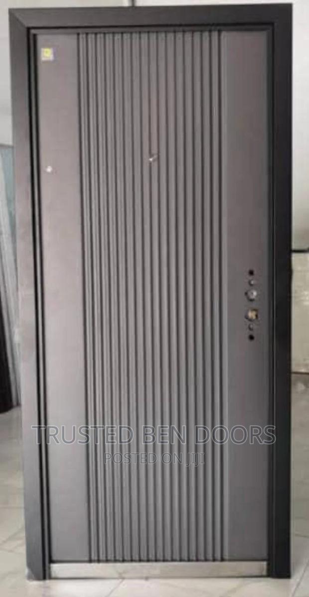 Paladin High Class Security Door [Single/One+Half] · Photo 1
