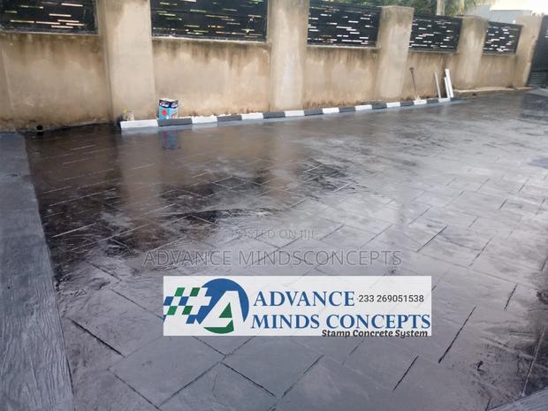 Innovative Floor Concrete Design · Photo 2