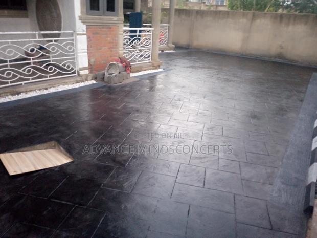 Innovative Floor Concrete Design · Photo 8