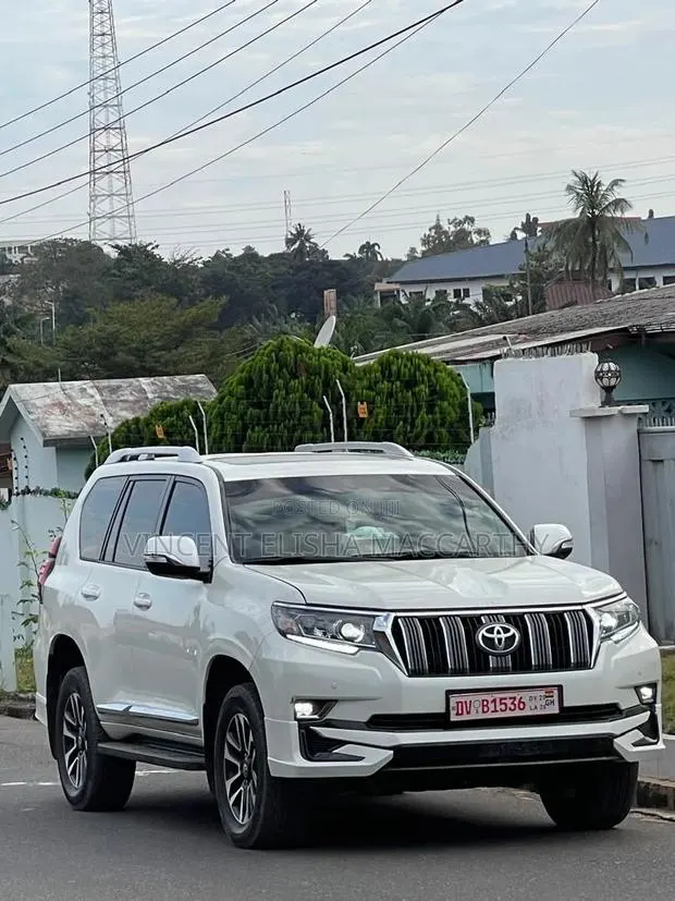 Toyota Land Cruiser Prado 2017 White · Photo 1