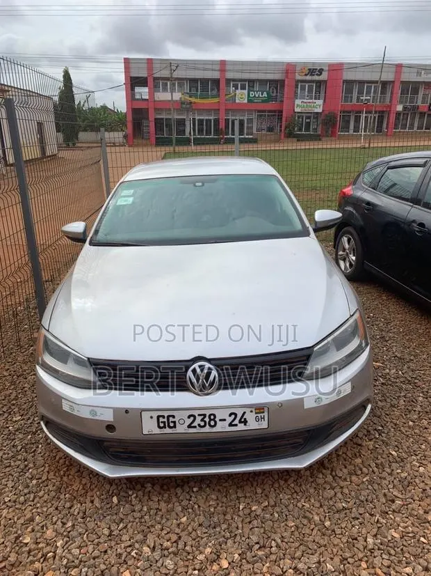 Volkswagen Jetta 2013 Silver · Photo 1