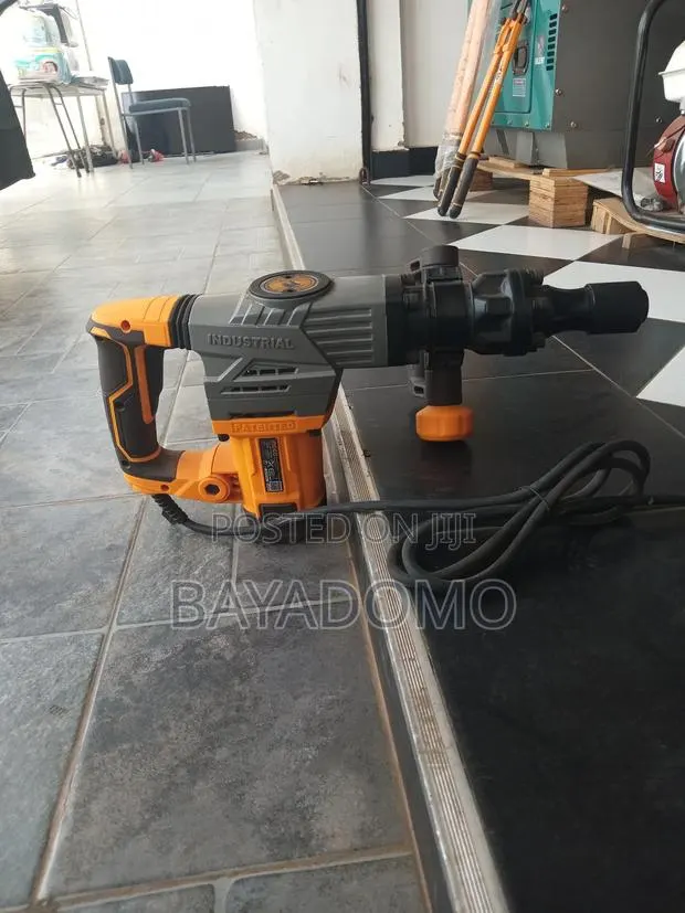 Grand Demolishing Breaker · Photo 1
