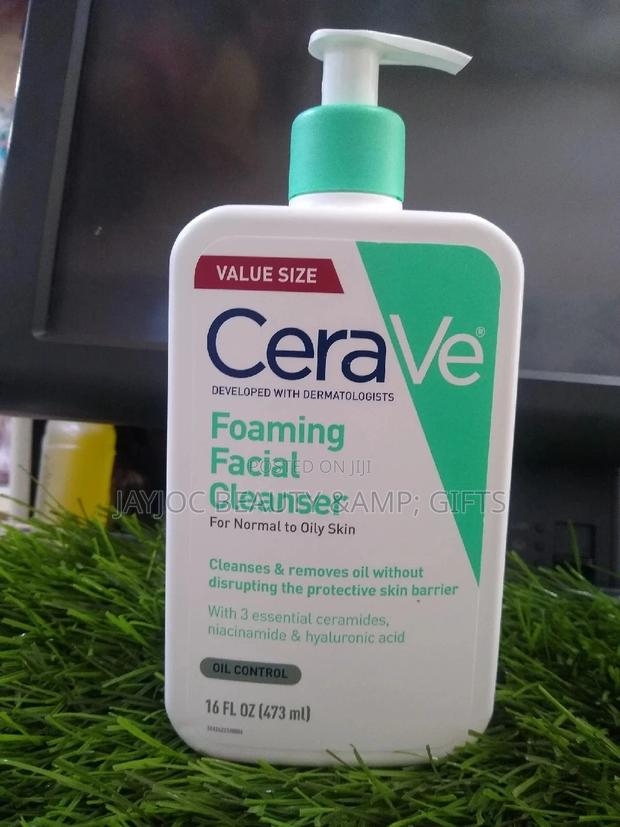 Foaming Facial Cleanser · Photo 2