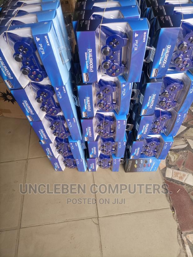 PS3 Controllers · Photo 1