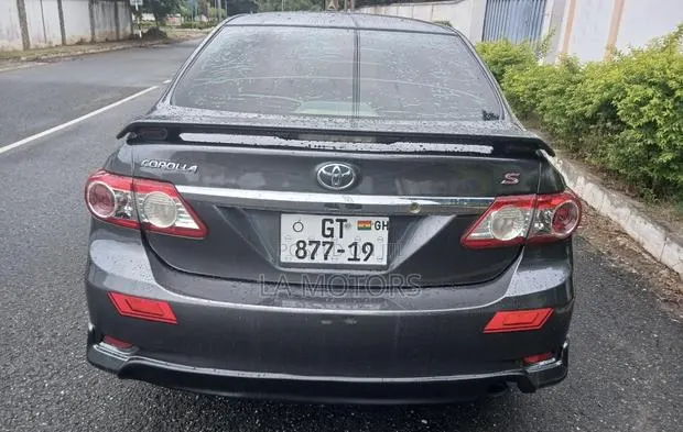 Toyota Corolla 2013 Gray · Photo 1