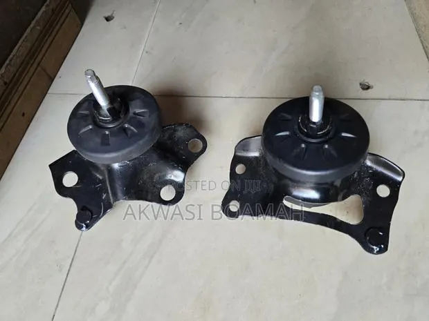 Jeep Wrangler Engine Mount/ Seat 1pc · Photo 1