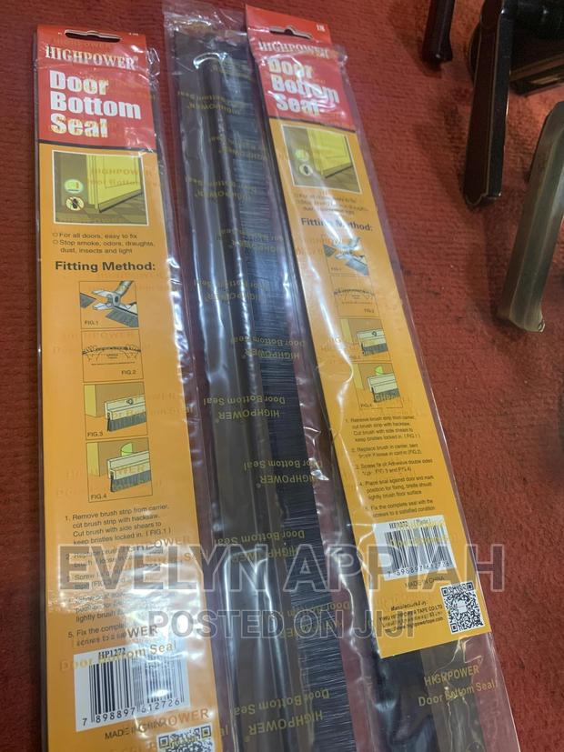 39" Door Brush · Photo 3