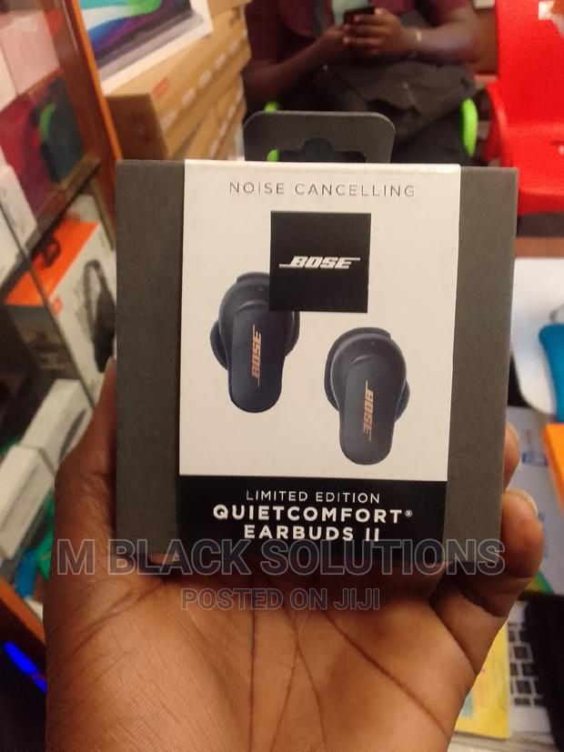 New Bose Quite Comfort 2 Noise Cancellation Earbuds · Photo 1