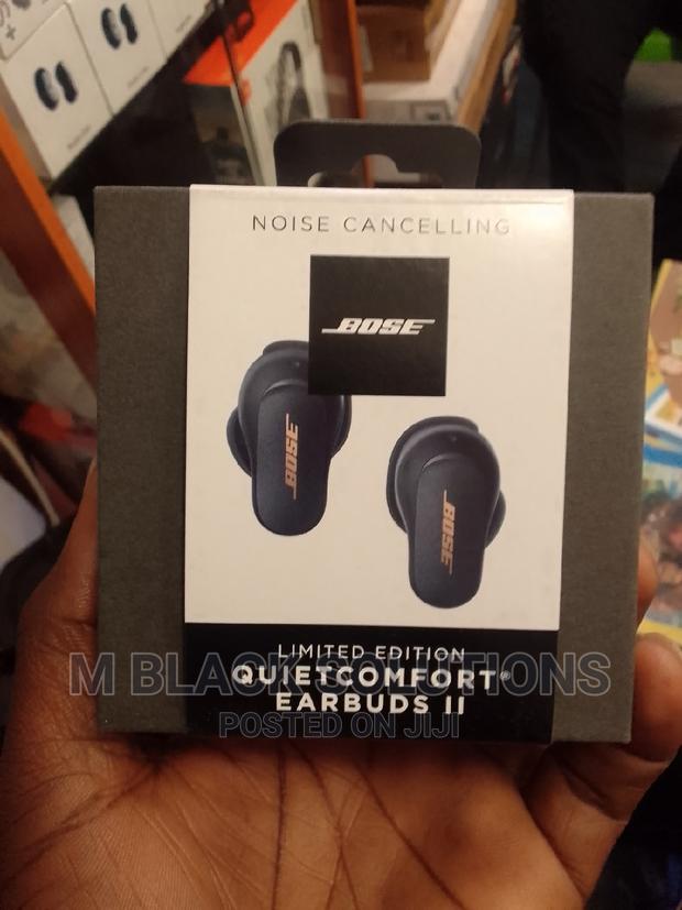 New Bose Quite Comfort 2 Noise Cancellation Earbuds · Photo 2