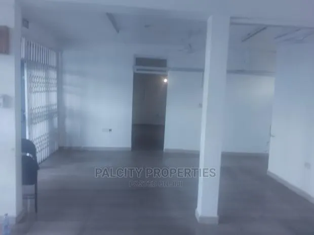 Office Space Ror Rent at Stadium · Photo 1