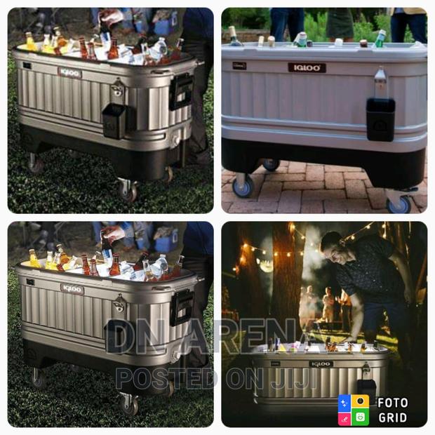 125 Quart Igloo Party Bar With Light and Wheel · Photo 2
