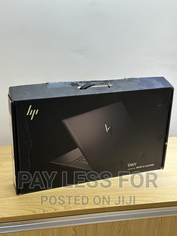 New Laptop HP 15 8GB AMD Ryzen 5 SSD 256GB · Photo 1