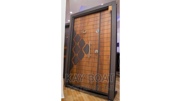 Luxury One and Half Door · Photo 1