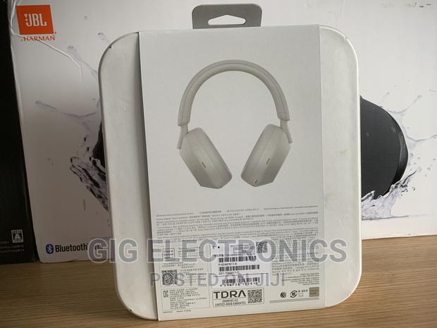 Sony Wh-1000xm5 Noise-Canceling Wireless Over-Ear Headphones · Photo 4