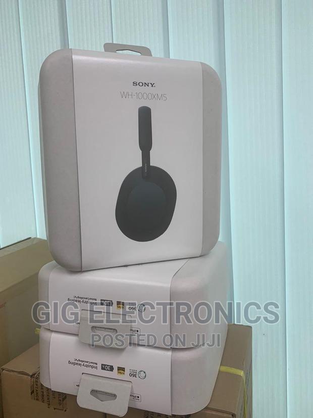 Sony Wh-1000xm5 Noise-Canceling Wireless Over-Ear Headphones · Photo 3