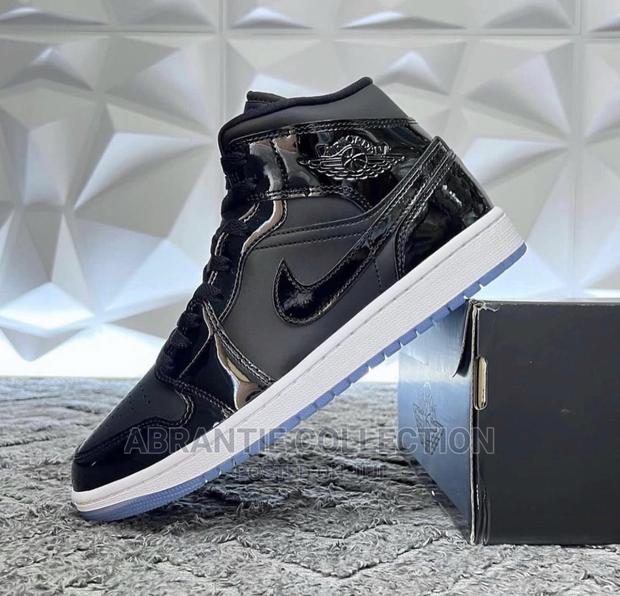 Air Jordan 1 Mid SE Space Jam · Photo 3