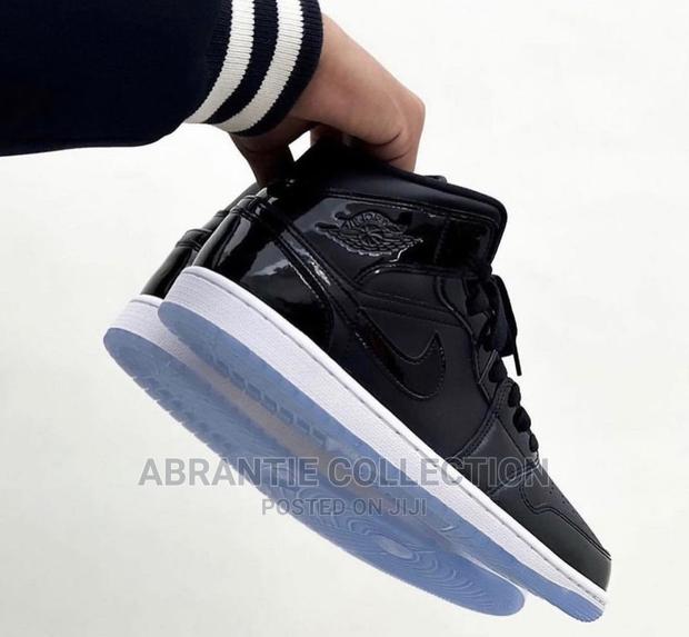 Air Jordan 1 Mid SE Space Jam · Photo 4