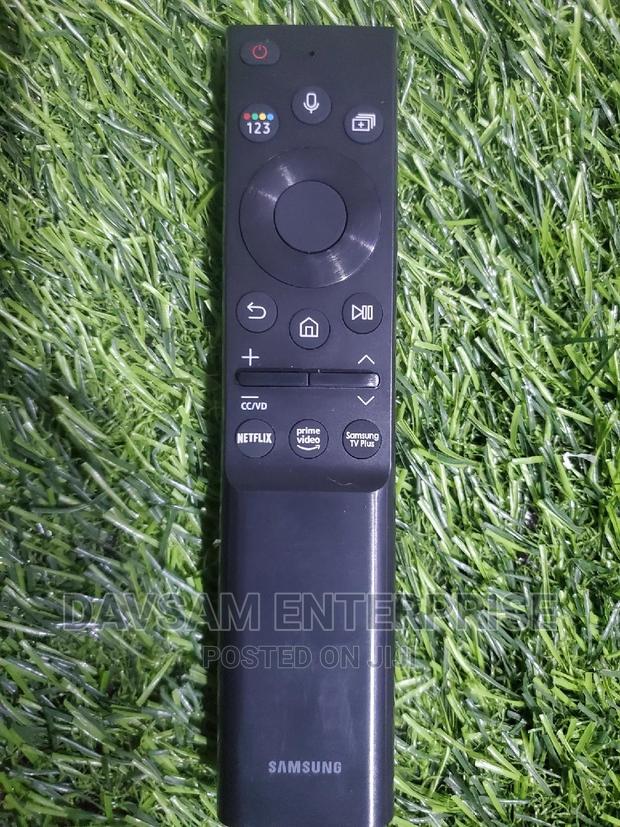 Samsung Solar $ Chargeable Voice Remote · Photo 1